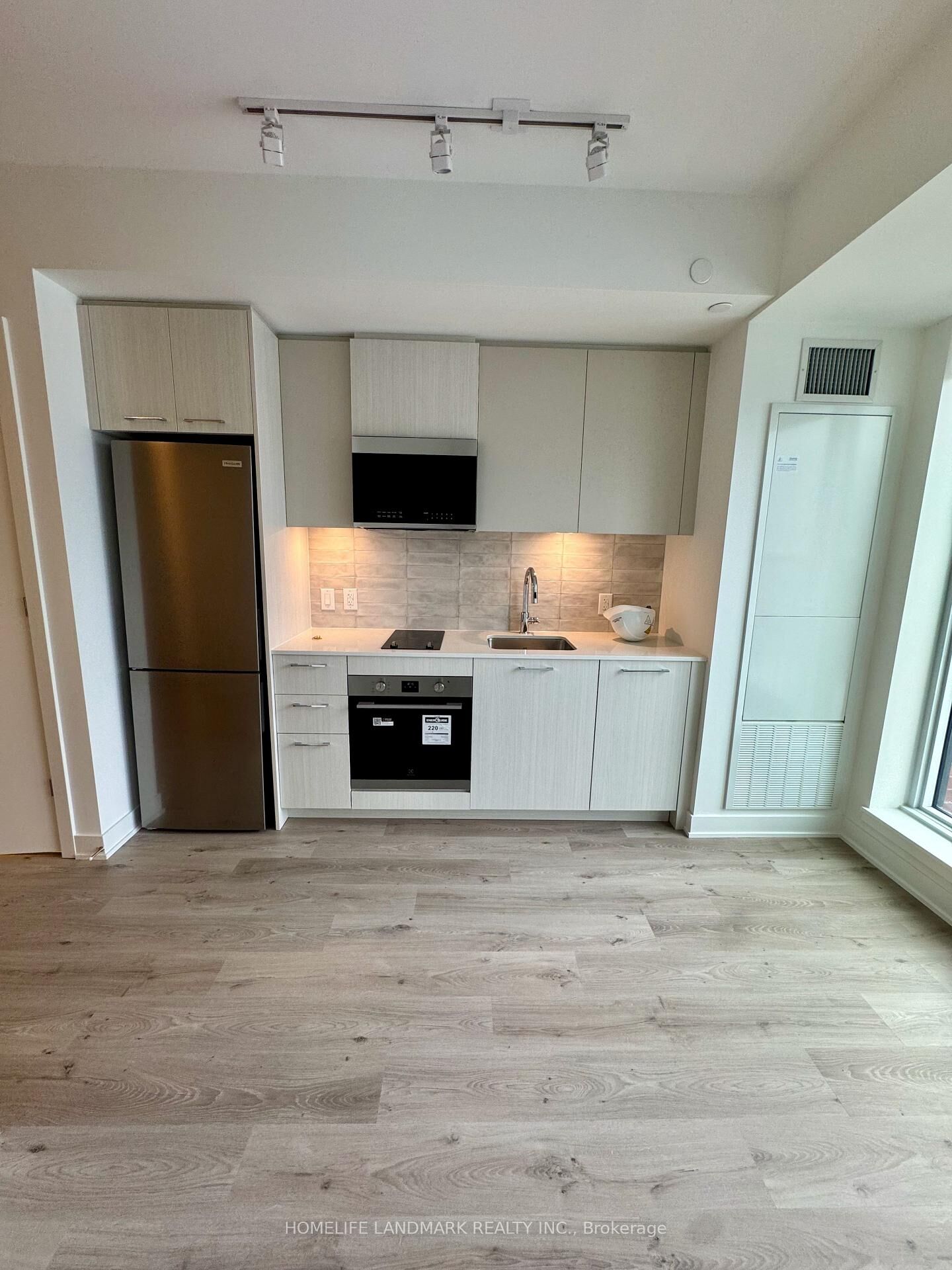 Property Photo:  30 Dreamers Way 548  ON M5A 0Y7 