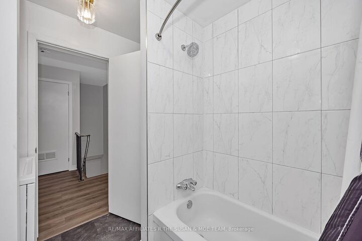 Property Photo: 500 Fenerty Court 6 ON K2L 3B1
