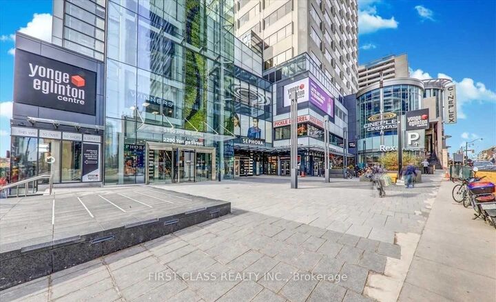 Property Photo:  8 Eglinton Avenue E 2909  ON M4P 1A6 