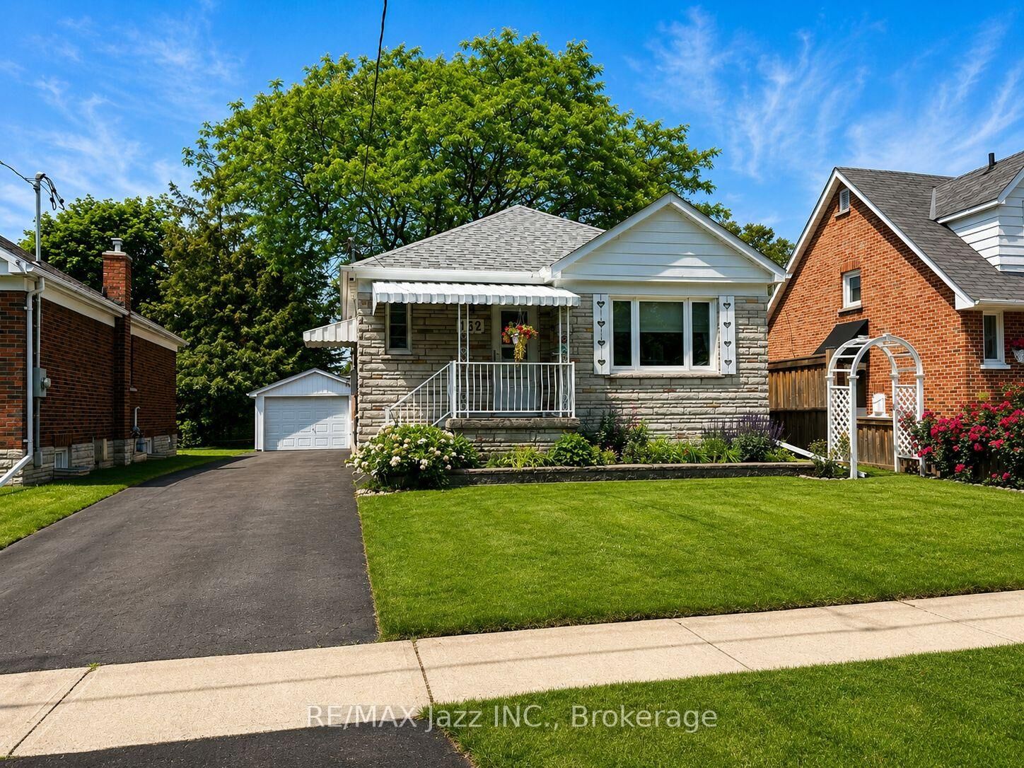 Property Photo:  132 Highland Avenue  ON L1H 6A6 