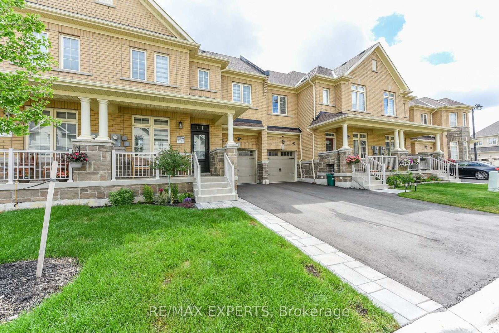 Property Photo:  43 Grassbank Road  ON L6R 4E3 