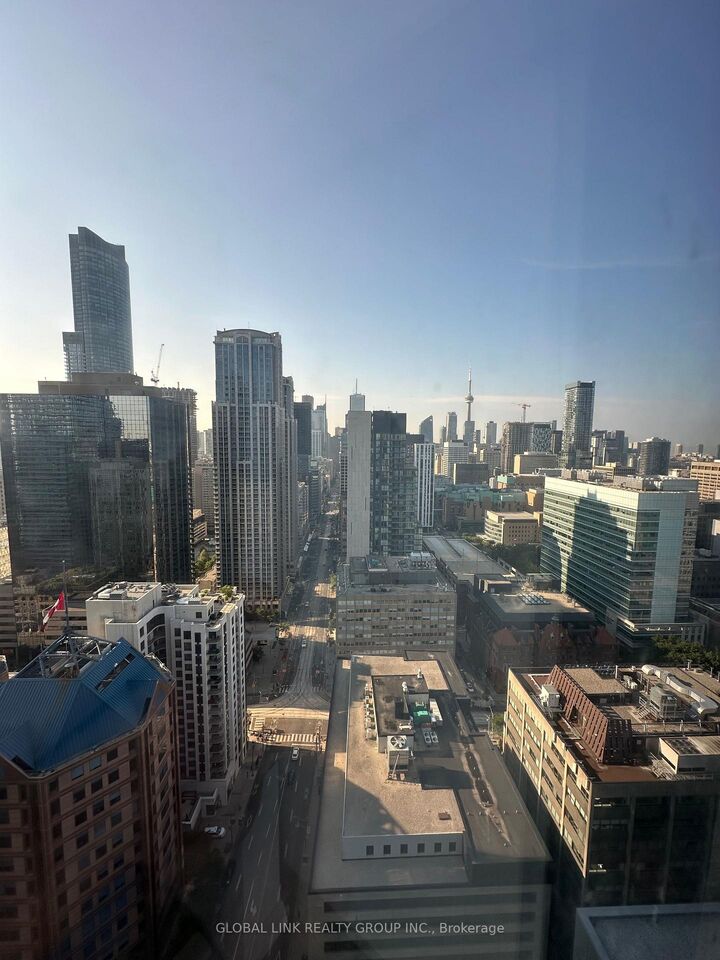 Property Photo: 832 Bay Street 3009 ON M5S 1Z6