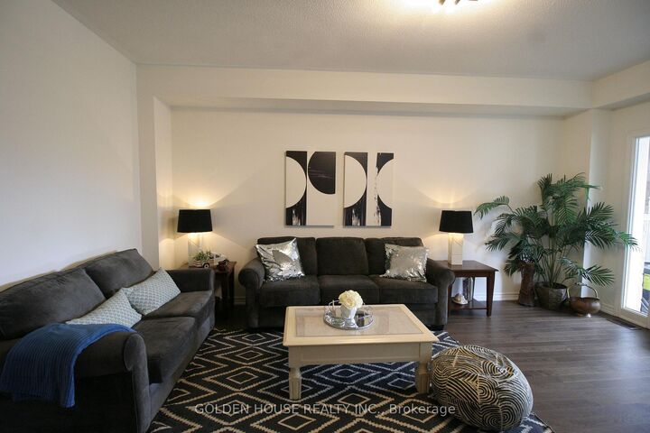 Property Photo: 2540 William Jackson Drive 402 ON L1X 0E4
