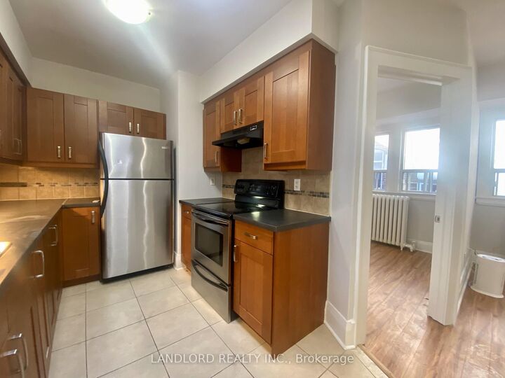 Property Photo:  341 St Clair Avenue W E  ON M5P 1N3 