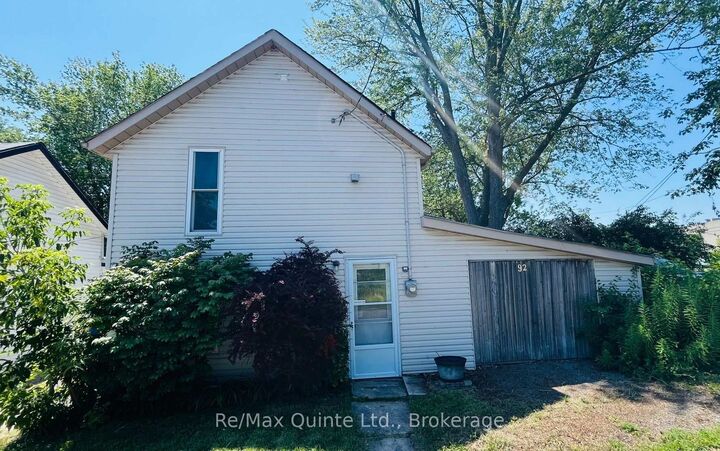 92 Foster Avenue S — photo 1