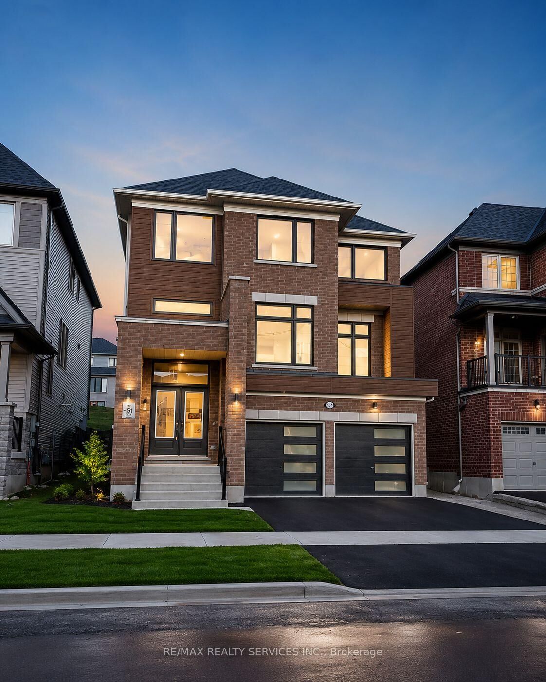 Property Photo: 1029 Trailsview Avenue ON K9A 4J6