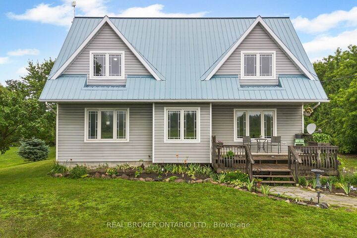 Property Photo: 1919 Stagecoach Road ON K4P 1L9