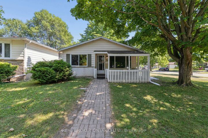 74 Helene Crescent — photo 1