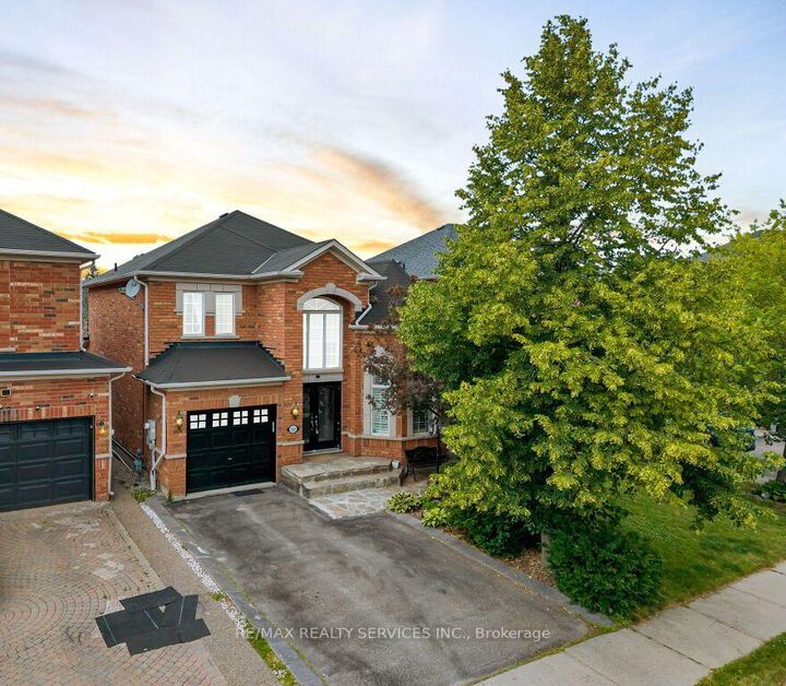 Property Photo:  122 Dells Crescent  ON L7A 2X1 