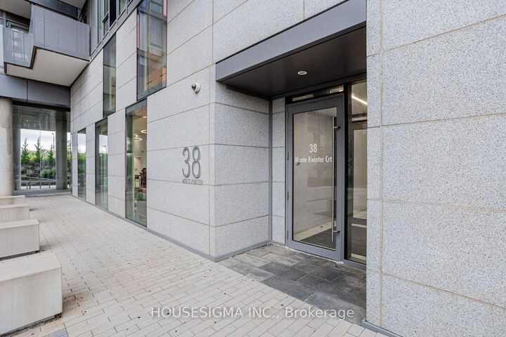 Photo de la propriété: 38 Monte Kwinter Court 7 ON M3H 0E2