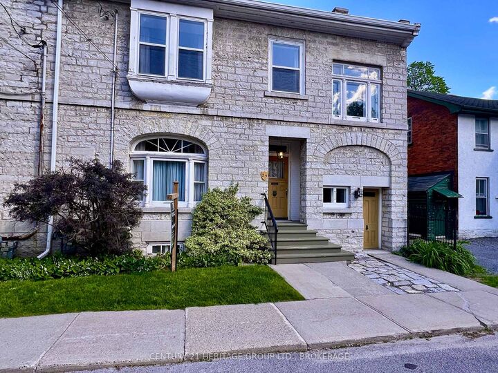 25 Wellington Street — photo 1