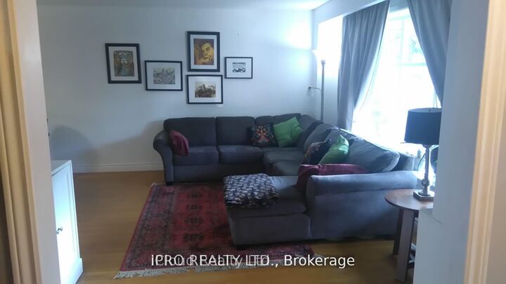 Property Photo: 62 Ambleside Drive ON L6Y 1B9