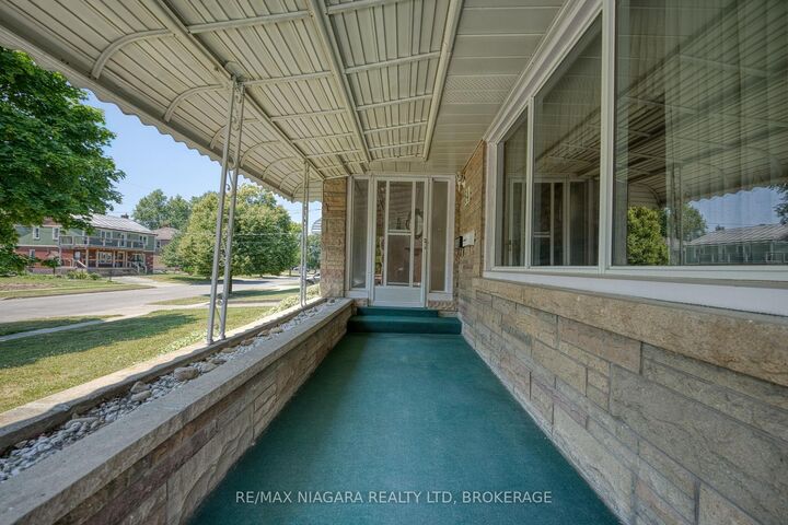 Property Photo: 84 Second Street ON L3B 4T6