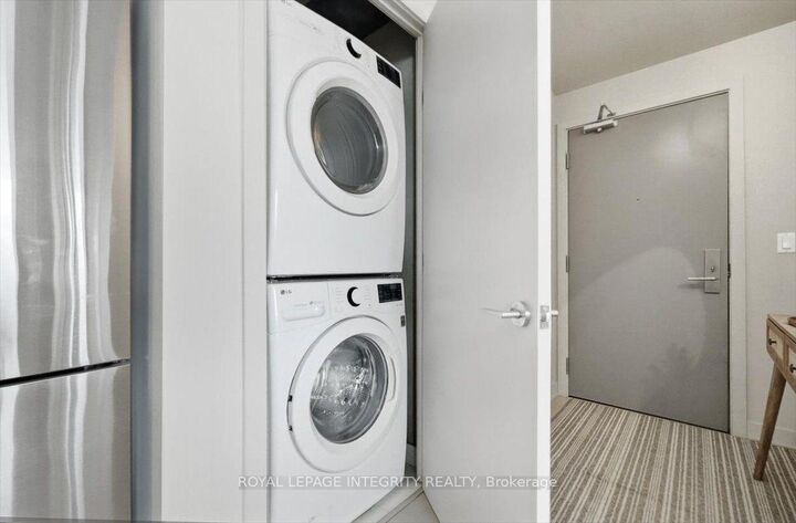 Property Photo: 203 Catherine Street 602 ON K2P 1J5