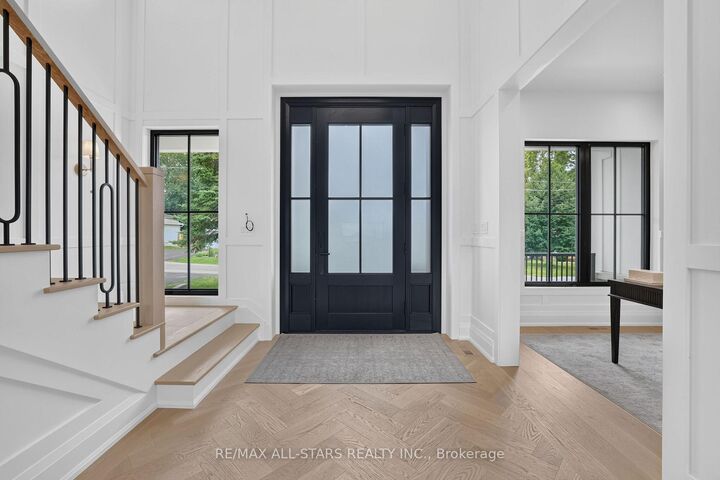 Property Photo: 351 South Street ON L4A 7W4