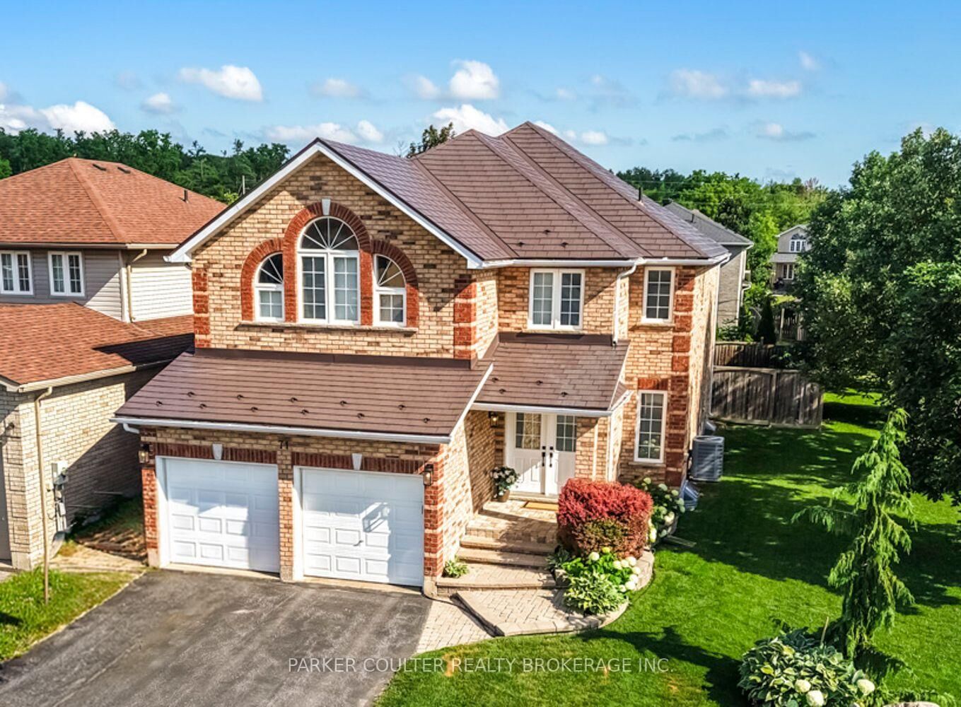 Property Photo: 71 Balmoral Place ON L4N 0Y9