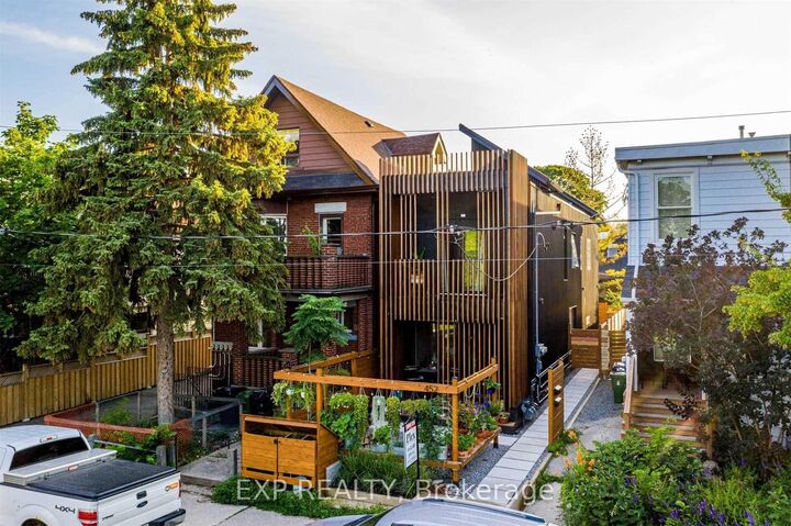 Property Photo: 452 Montrose Avenue ON M6G 3H1