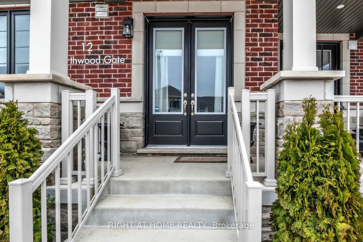 Property Photo:  12 Hearthwood Gate  ON L4A 4X1 