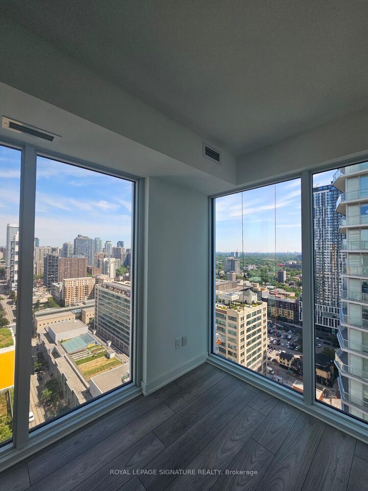 Property Photo: 252 Church Street 3006 ON M5B 0E6