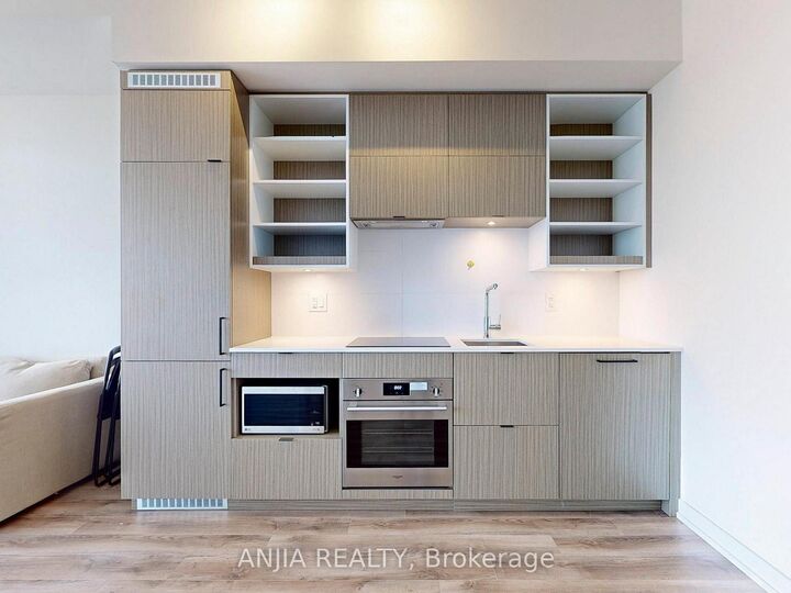 Property Photo:  20 Edward Street 2711  ON M5G 0C5 