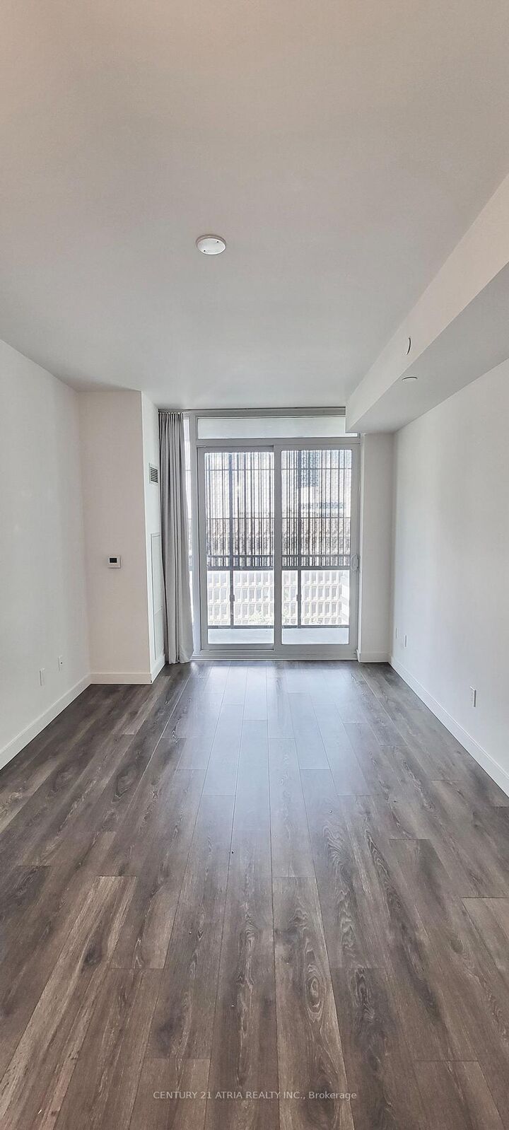 Property Photo: 8 Eglinton Avenue E 806 ON M4P 0C1