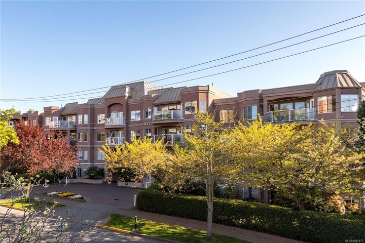 Property Photo:  405 Quebec St #324  BC V8V 4Z2 