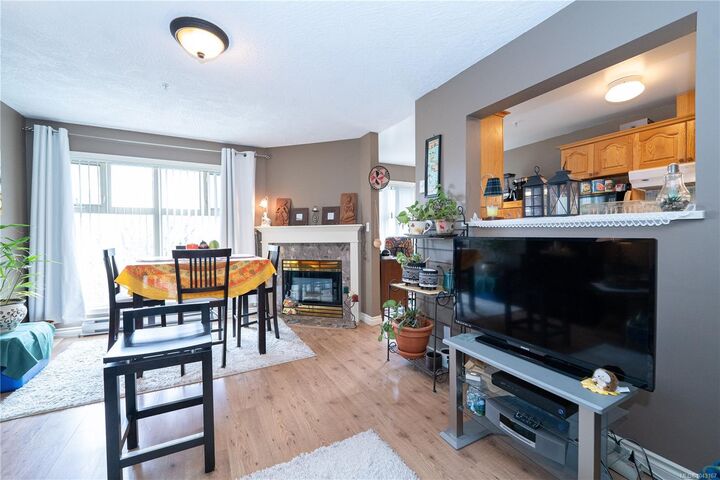 Property Photo: 2527 Quadra St #307 BC V8T 4E1