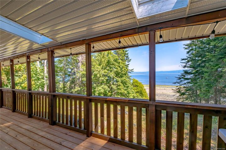 Property Photo: 4559 Maple Guard Dr BC V0R 1G0