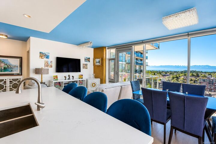 Property Photo:  989 Johnson St #1402  BC V8V 0E3 