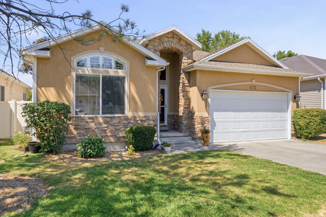 Property Photo: 1132 W Autumn Leaf Ln S UT 84123