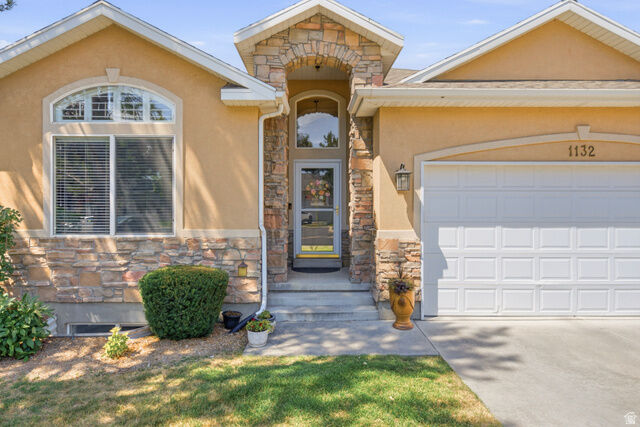 Property Photo:  1132 W Autumn Leaf Ln S  UT 84123 