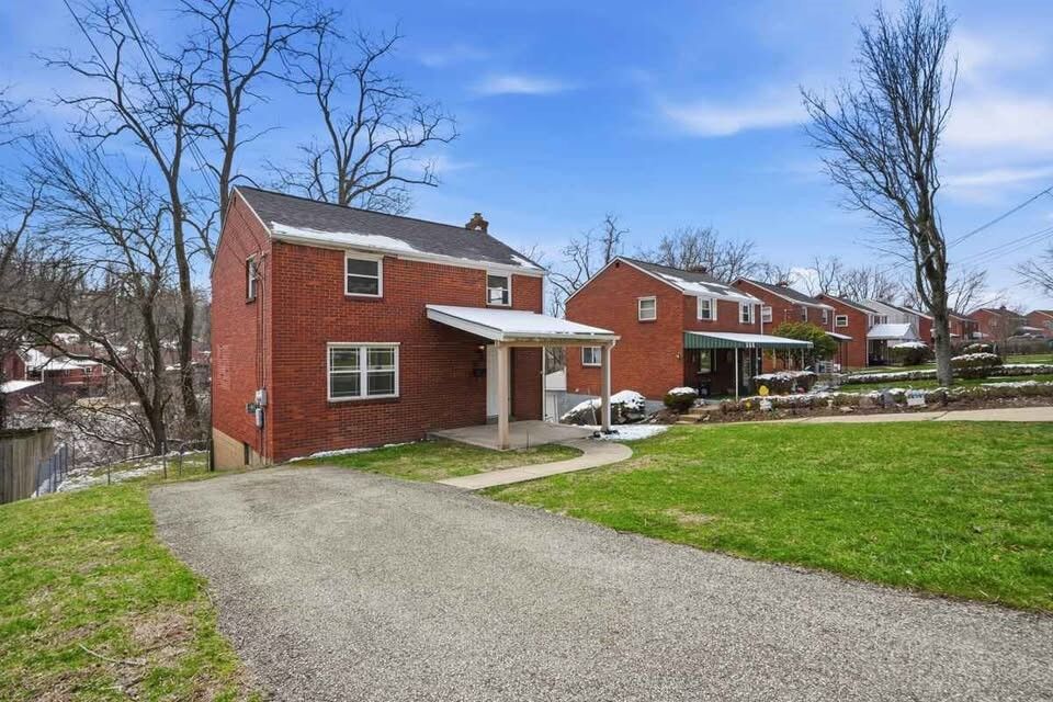 Property Photo: 1219 Circle Dr PA 15221