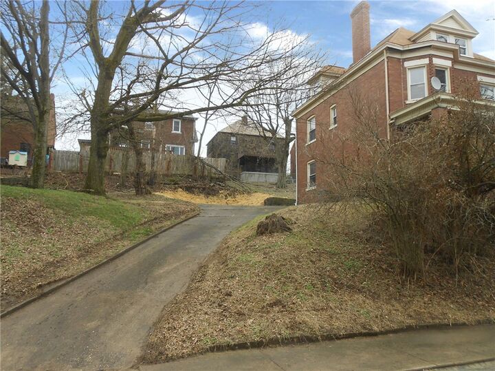 Property Photo: 32 Weller St PA 15204