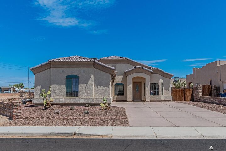 Property Photo: 10112 E 36 St AZ 85365