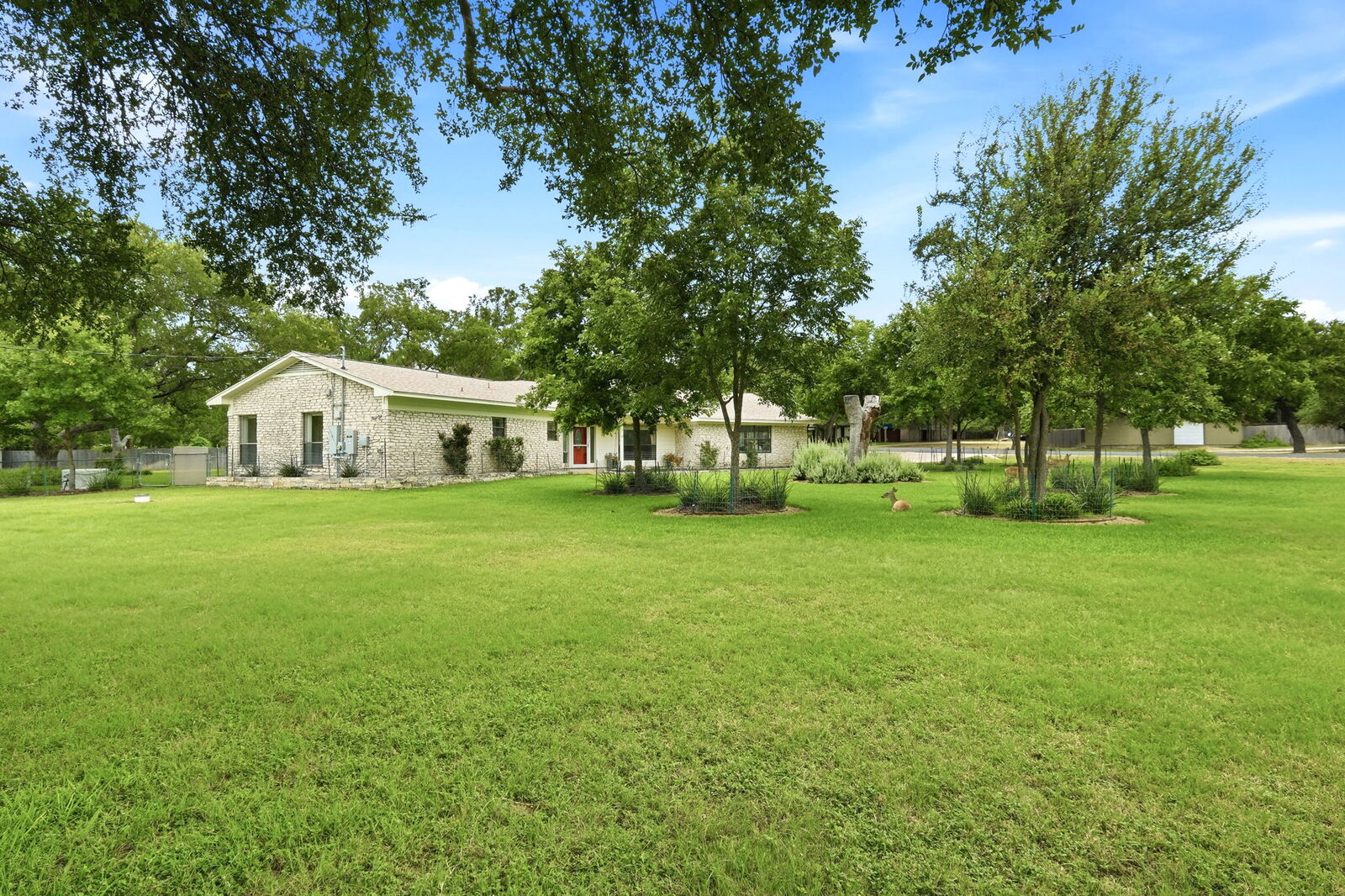 Property Photo:  126 E Esparada Drive  TX 78628 
