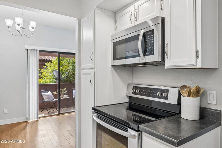 Property Photo:  3102 E Clarendon Avenue 206  AZ 85016 