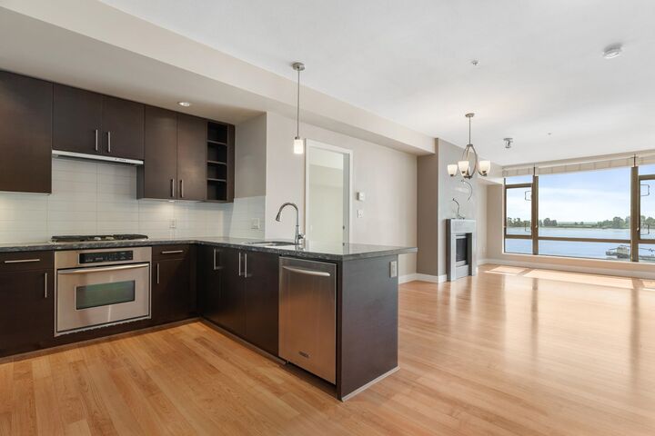 Property Photo: 14200 Riverport Way 302 BC V6W 1M4