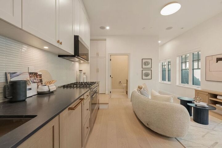 Property Photo: 2544 Grant Street BC V5K 3G7