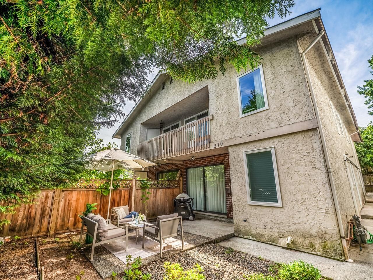 Property Photo: 310 E 16th Avenue BC V5T 2T6