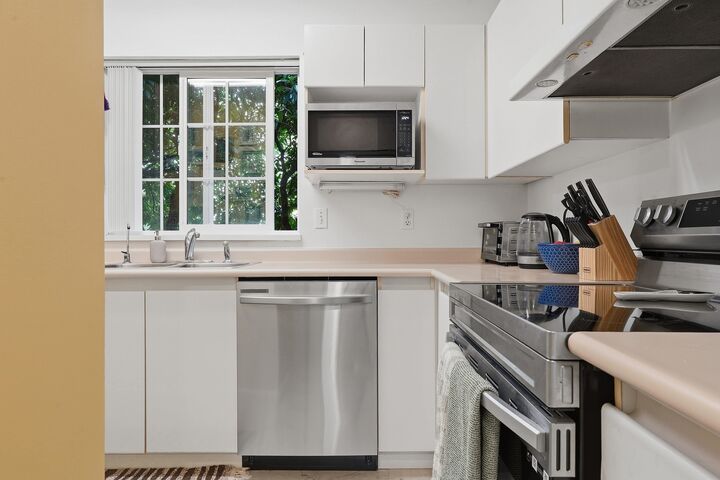 Property Photo: 1189 Westwood Street 101 BC V3B 7P5