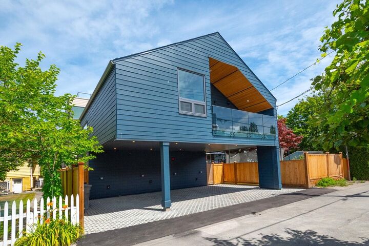 3122 W 11th Avenue — photo 1