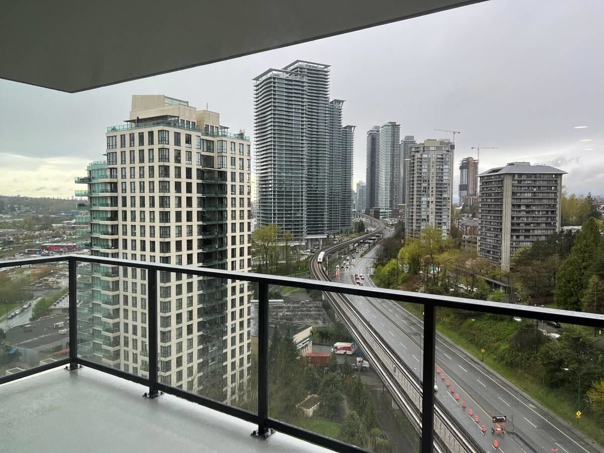 Property Photo:  2135 Springer Avenue 17xx  BC V5B 2Z6 