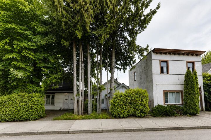 4768 Fraser Street — photo 1