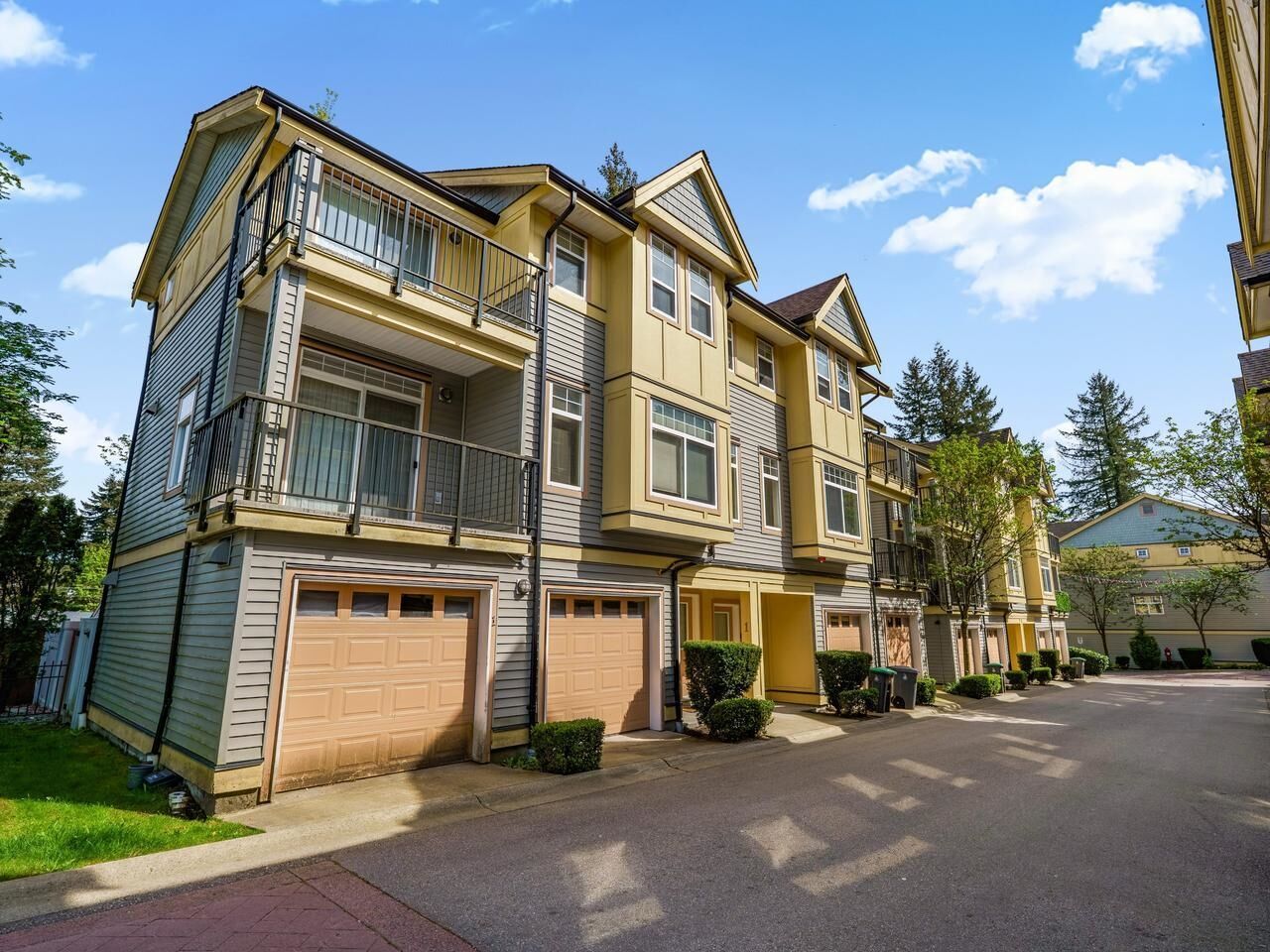 Property Photo:  15518 103A Avenue 2  BC V3R 1N7 