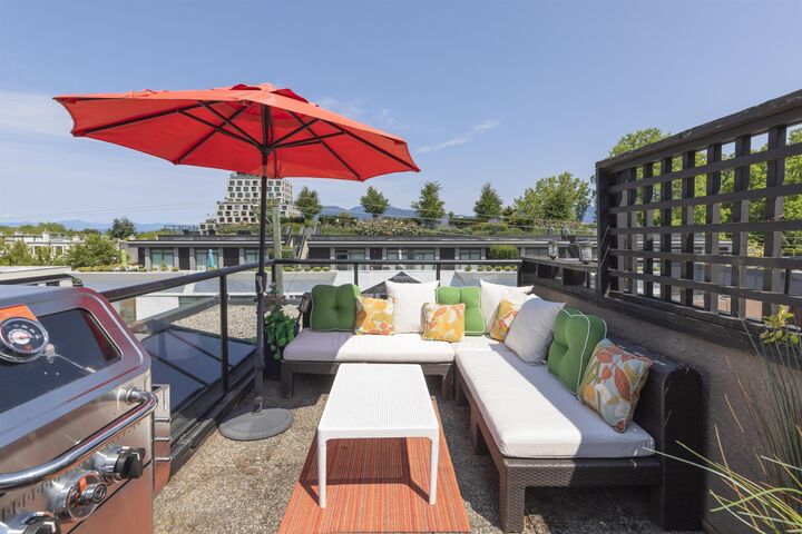 Property Photo: 3673 W 11th Avenue 301 BC V6R 2K4
