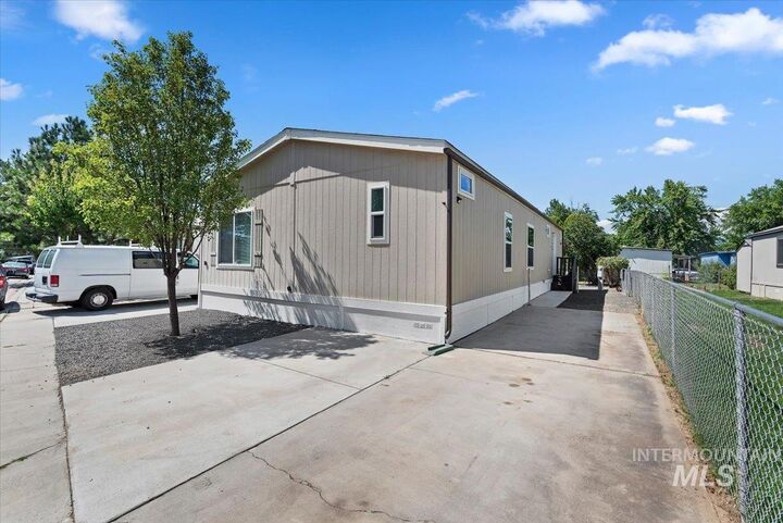 Property Photo:  456 W Greenleaf St.  ID 83713 