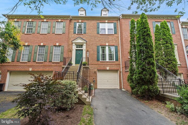 Property Photo:  210 Painted Post Lane  MD 20878 