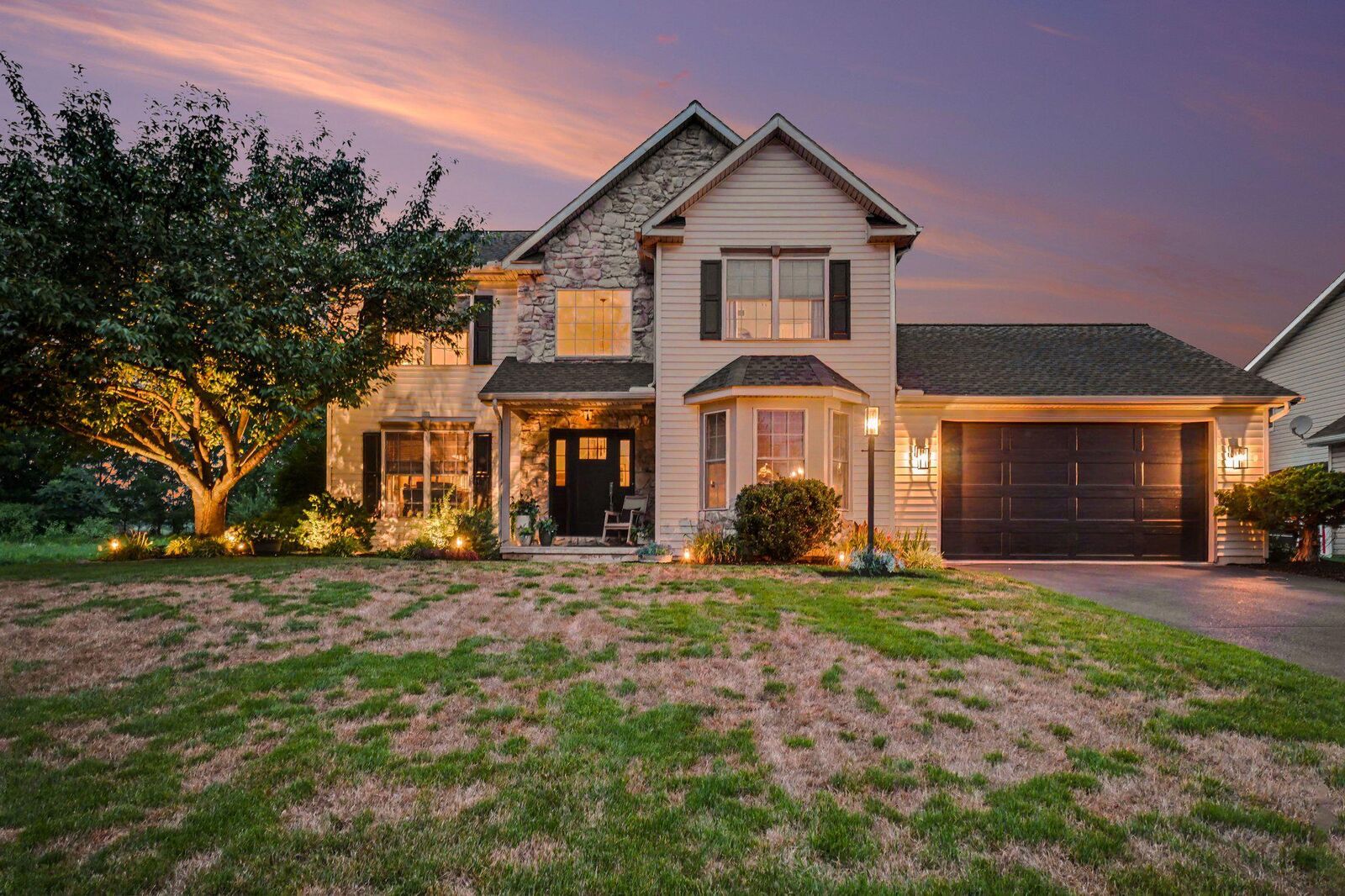 Property Photo:  685 E Spruce Street  PA 17078 