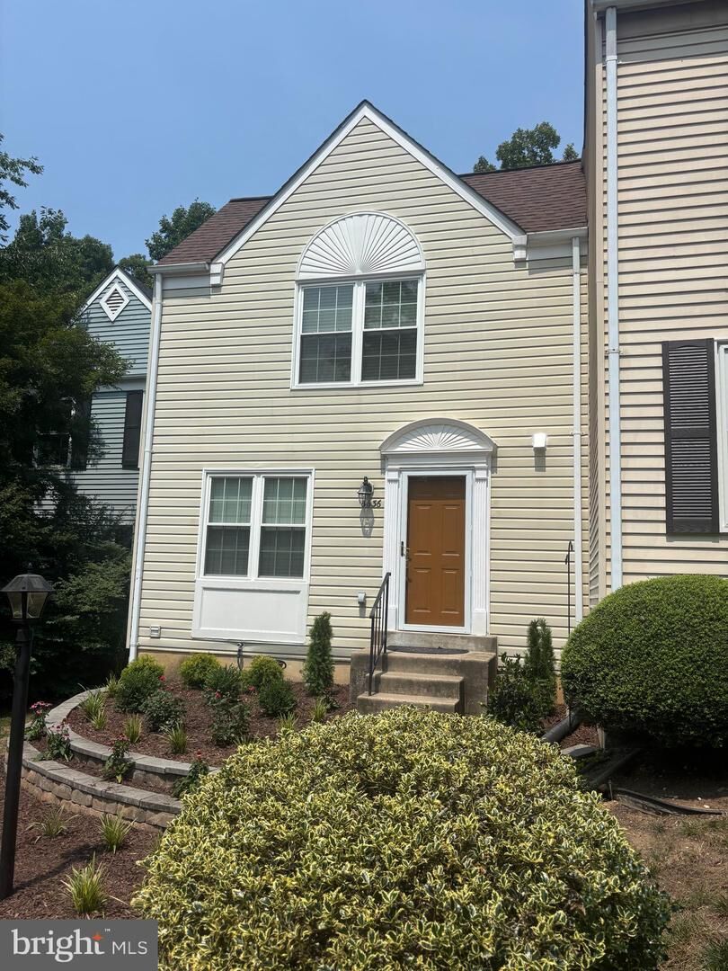 Property Photo: 6636 Rockleigh Way VA 22315