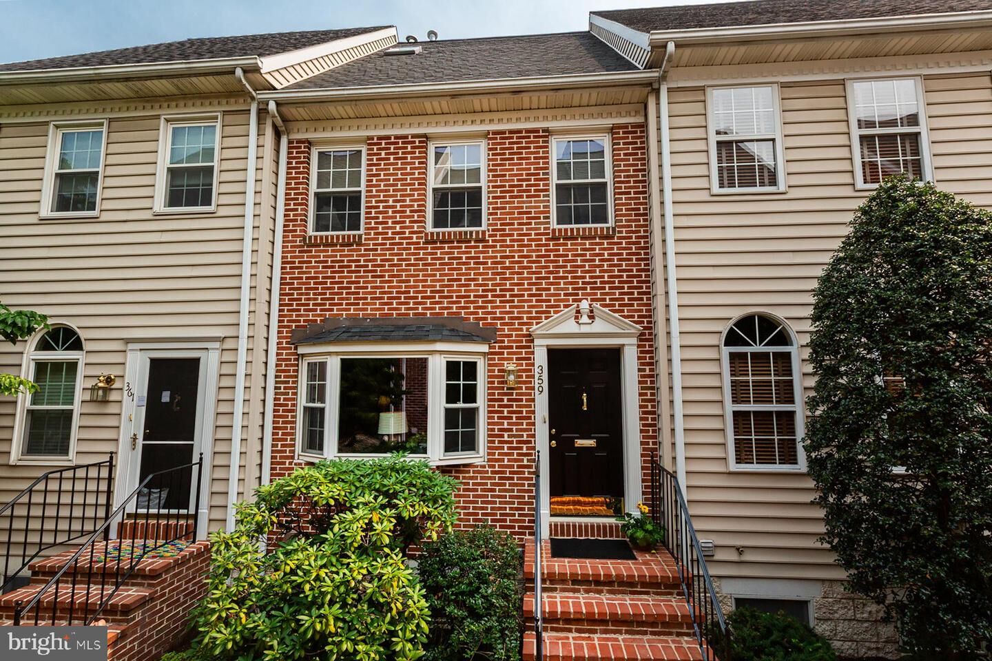 Property Photo: 359 N Arch Street PA 17603